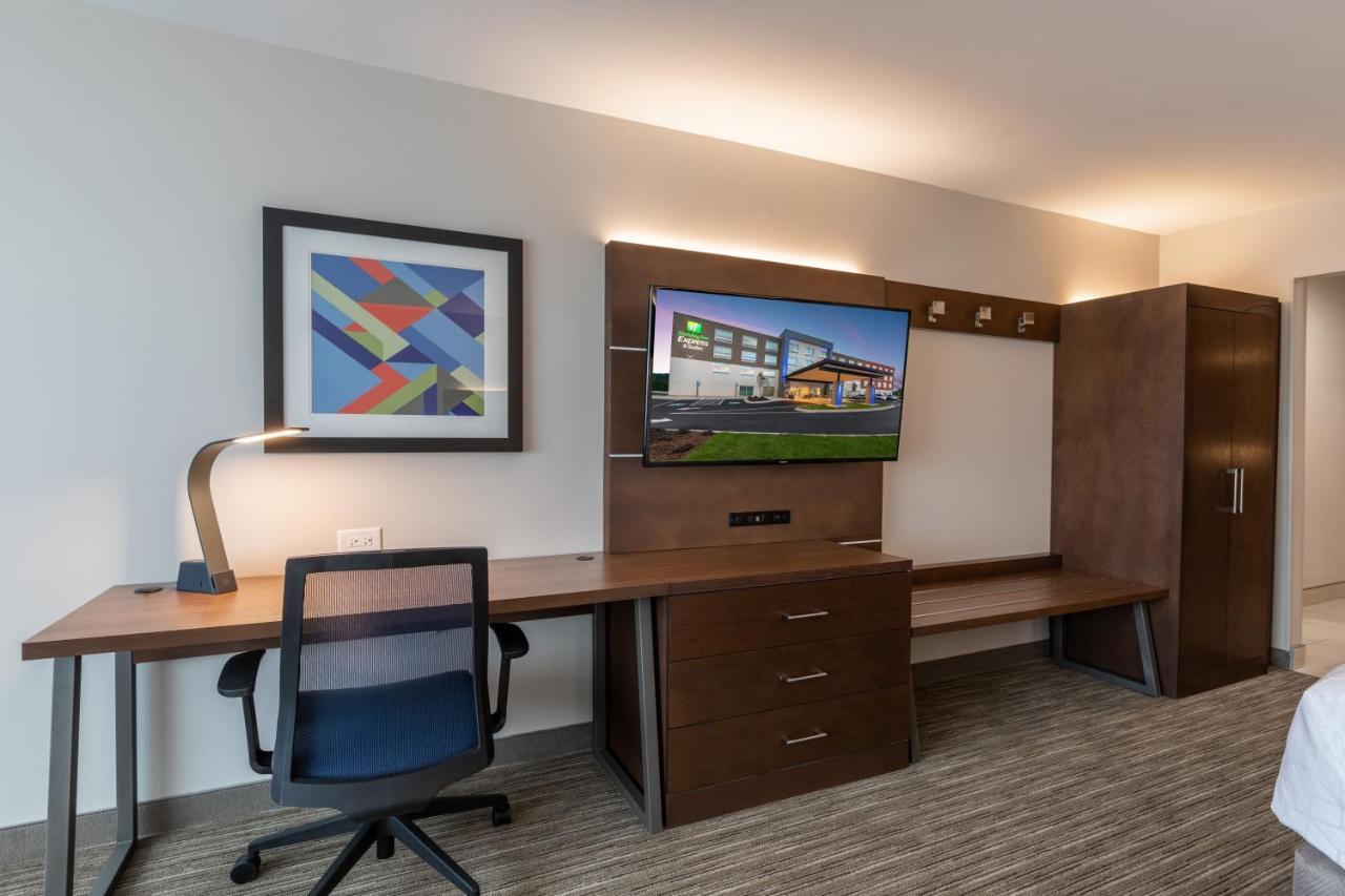 Express & - - Taylors By Ihg Greenville